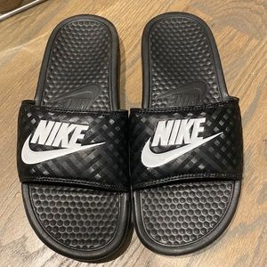 Nike slides - size 8